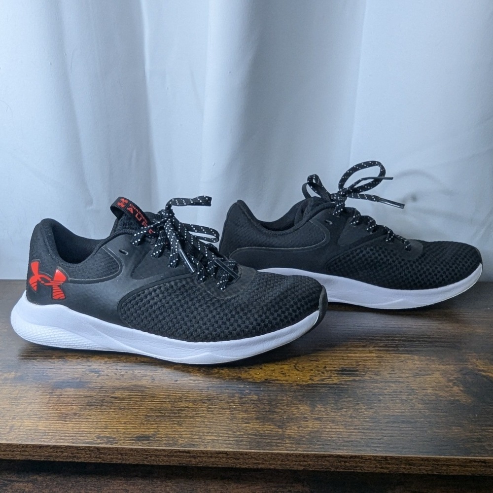 Under Armour Charged Aurora Womens Running Shoes Black Red Size 5